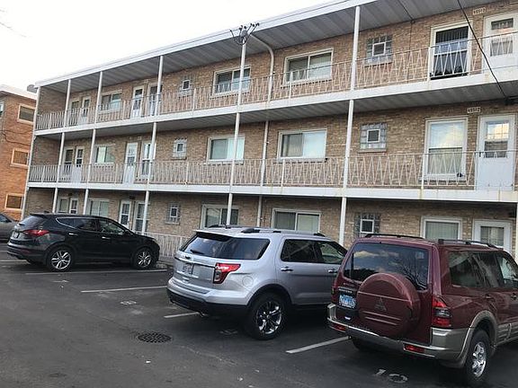 3rd image of 4947 N Harlem Ave Unit 3