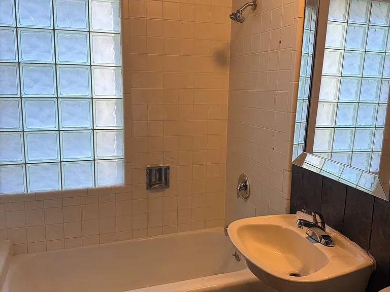 2435 N 44th St #1 — Photo 5