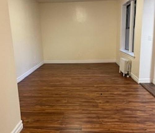 3rd image of 510 Van Cortlandt Park Ave