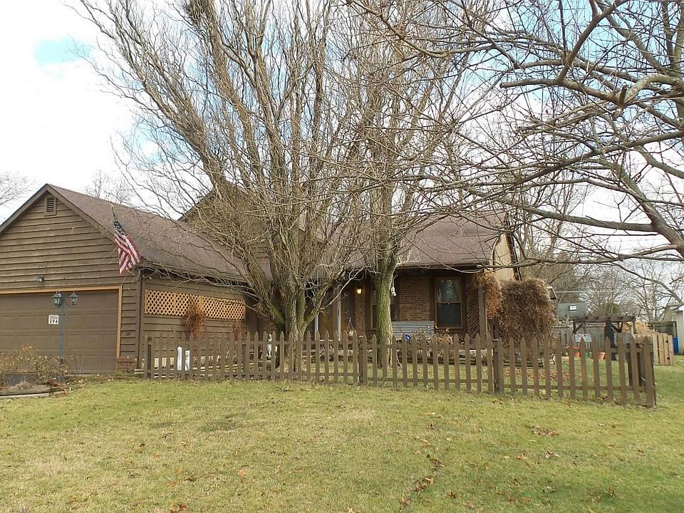 1st image of 296 Matthew Ave