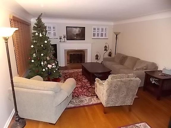 4th image of 6437 Greenfield Dr