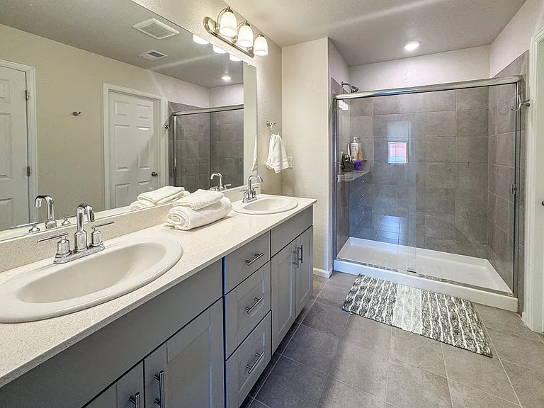 6097 N Liverpool St — Photo 11
