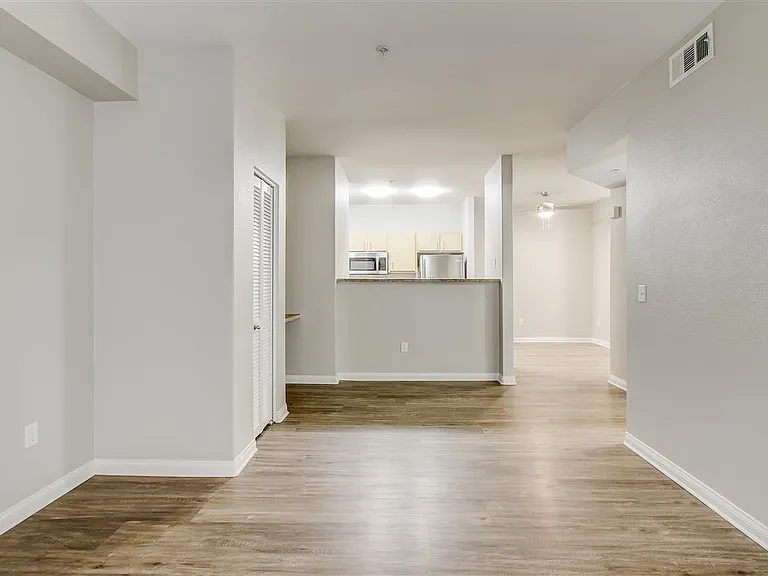 Sierra Oaks — Photo 14