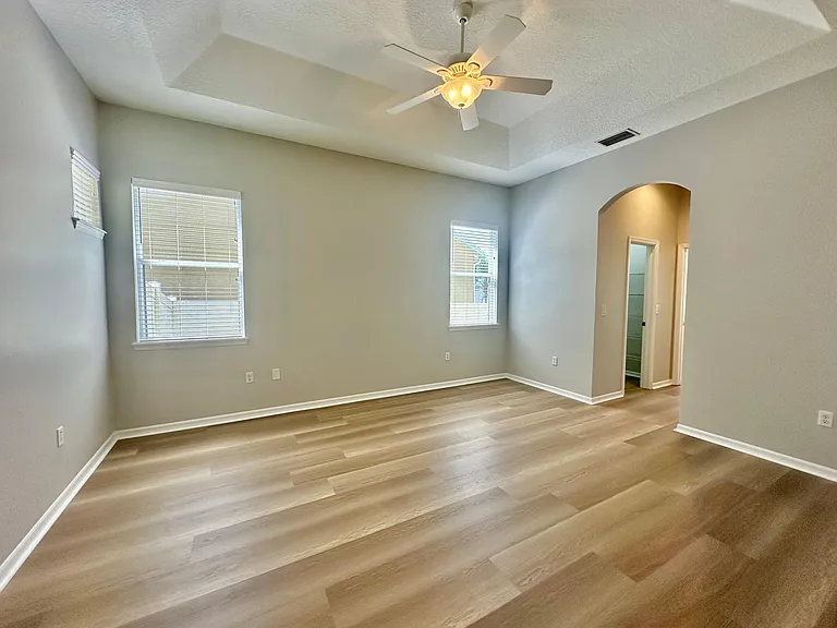 916 White Oak Way — Photo 7