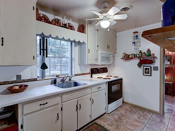 3rd image of 2405 Orange Ave