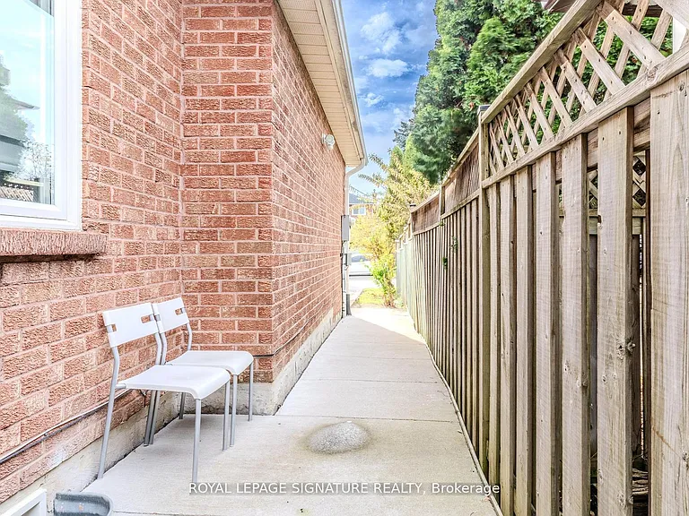 6 Robert St — Photo 15