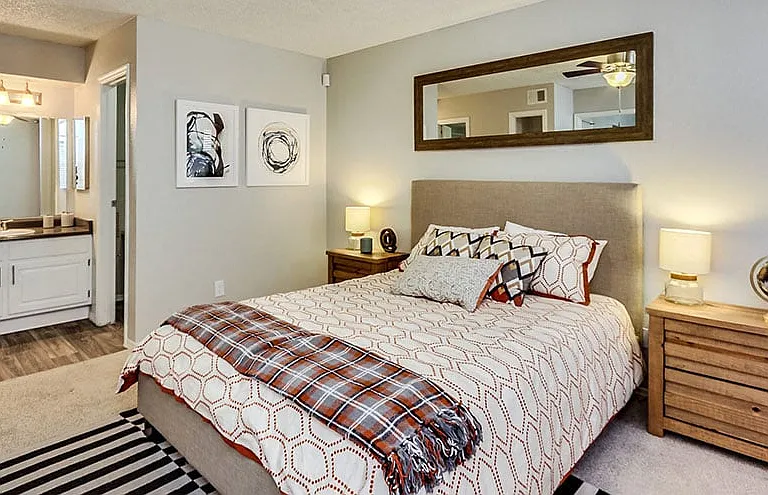 Madera Point Apartments — Photo 8