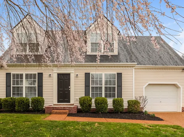 2853 Sutherland Dr, Thompsons Station, TN 37179