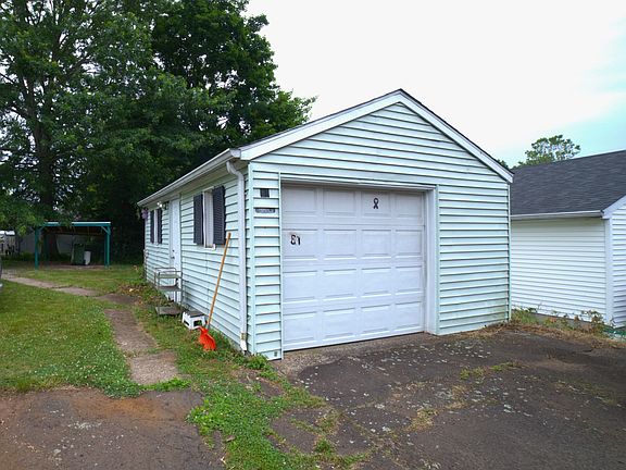 4th image of 61 Circle Drive