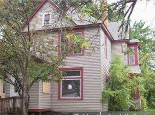 1126 Beech St, Saint Paul, MN 55106