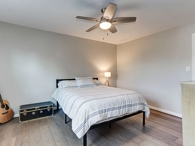 1169 Summit St NE — Photo 40