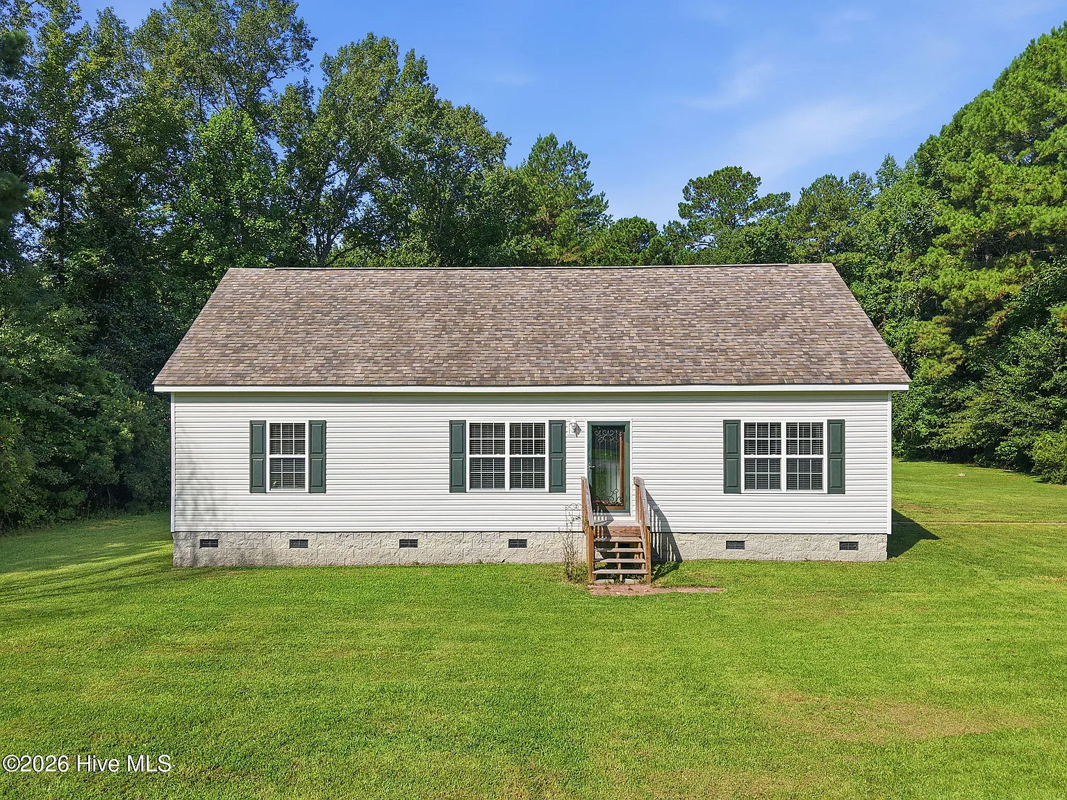 3 bed, 3.0 bath, 3160 sqft, $2,150 — Photo 2