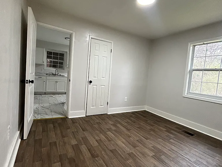 Woodside Dr — Photo 10