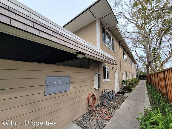 2nd image of 2651 Alma St