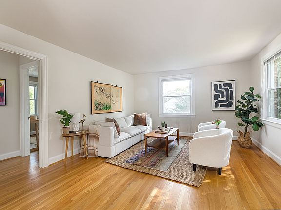 4th image of 1421 Rosebank Ave