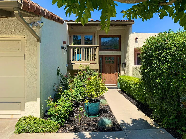 15 Oaktree Ln — Photo 2