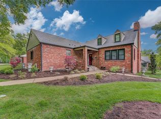 233 N Forsyth Blvd, Saint Louis, MO 63105