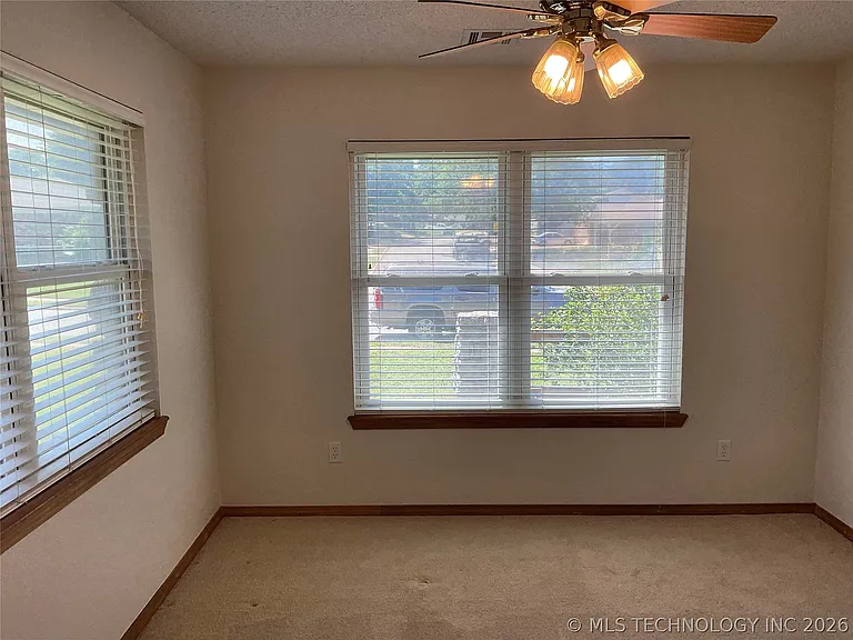 3209 Skylane Dr — Photo 23