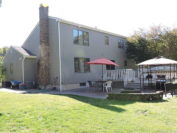 3rd image of 1 Markwood Ln