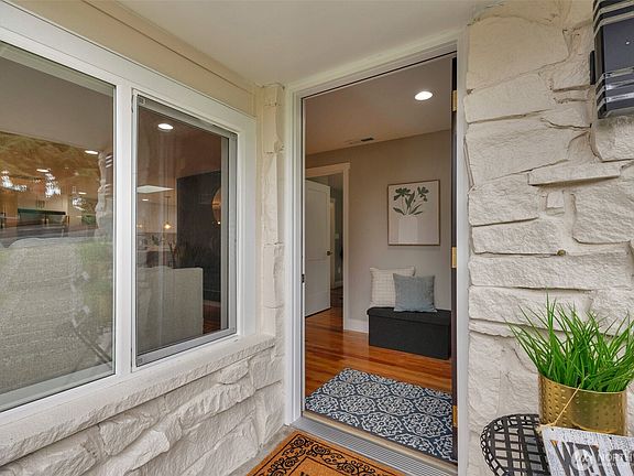 5th image of 20008 Meridian Place N