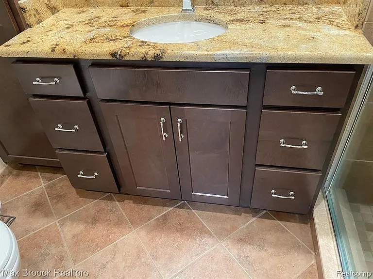4585 Laurel Club Cir — Photo 10