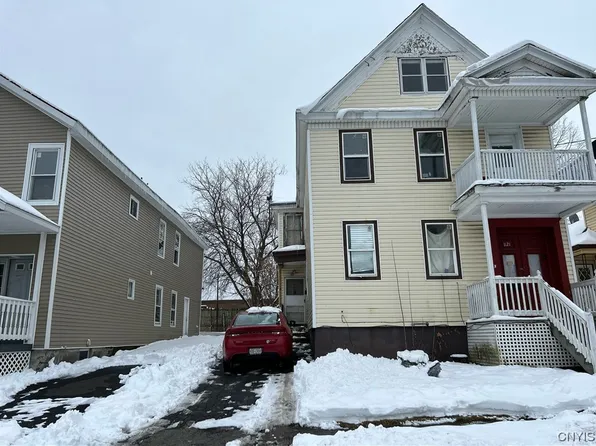 1121 Saint Vincent St, Utica, NY 13501