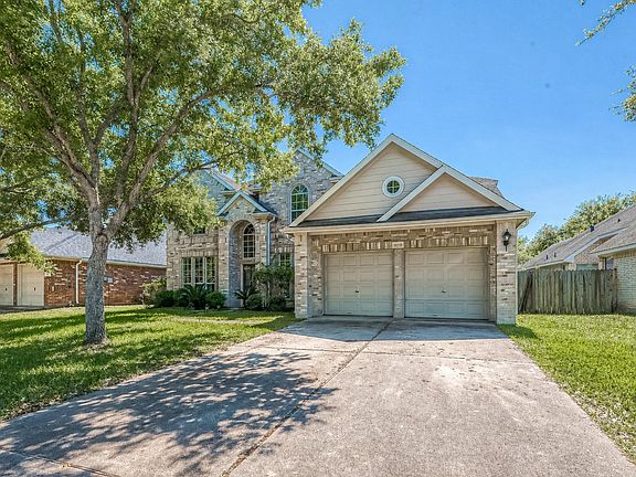 3rd image of 9018 Carriage Point Dr