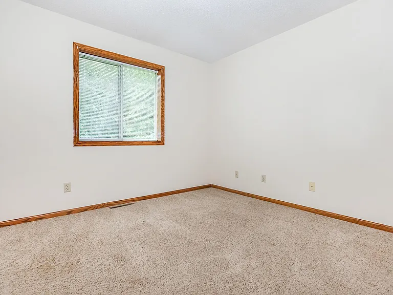 Parkview Manor — Photo 20