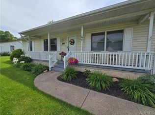 107 Eastview Dr, Medina, NY 14103