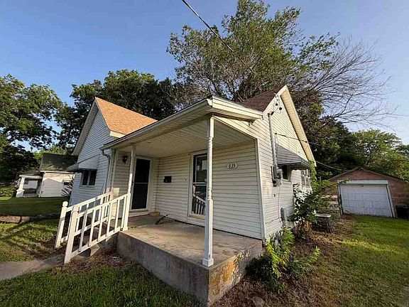 2nd image of 835 W Elm St