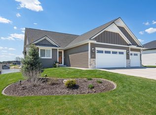 6482 Burr Oak Ln, Eau Claire, WI 54703