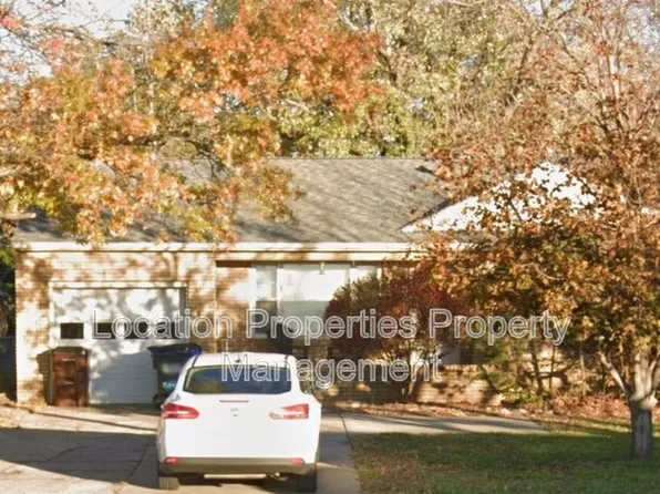 1016 Iowa St, Lawrence, KS 66044