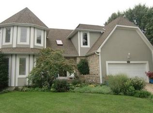 410 NW Ambersham Dr, Lees Summit, MO 64081