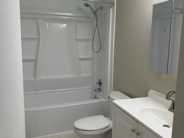 447 Farrwood Dr #447, Haverhill, MA 01835
