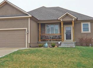 925 Se Crimson Court, Blue Springs, MO 64014