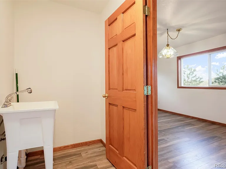 687 Crescent Lake Rd — Photo 25
