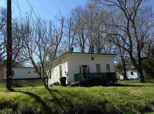 502 S Shamrock Ave, Landrum, SC 29356