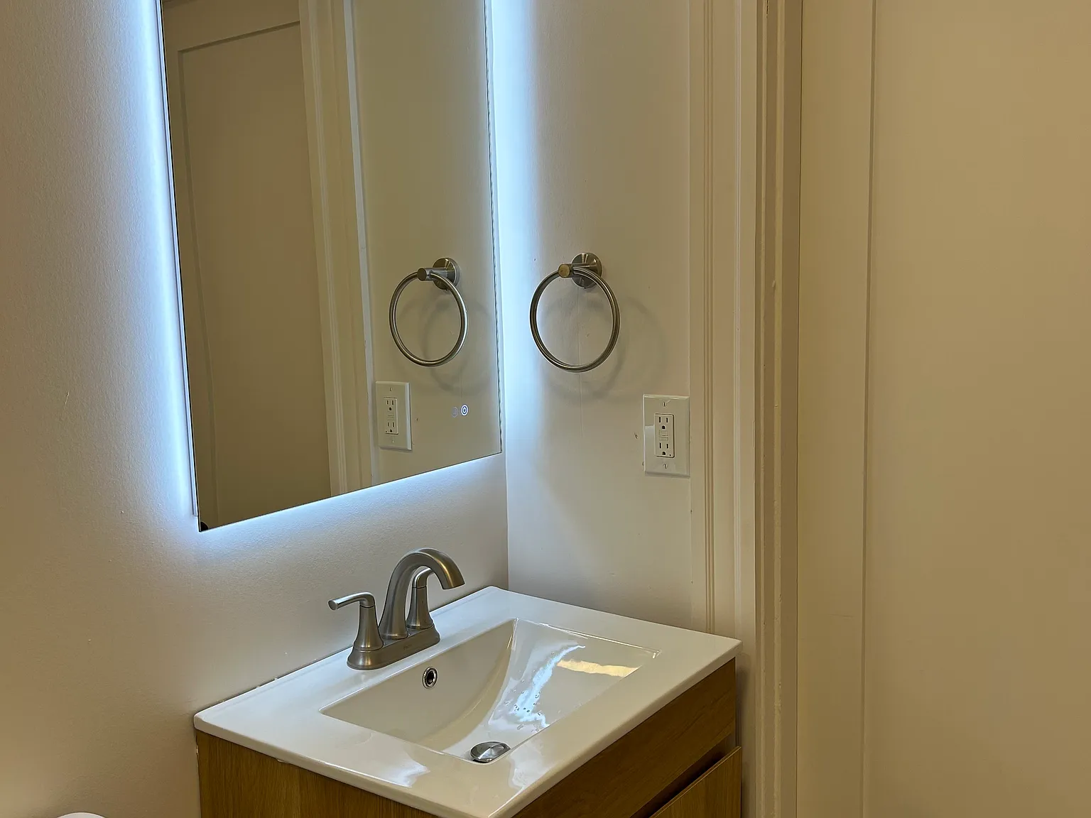 2 bed, 950 sqft, $1,700 — Photo 2