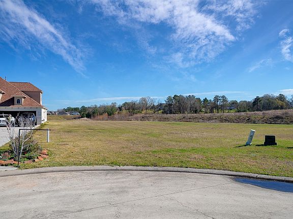 3rd image of 10 Waterstone Ct
