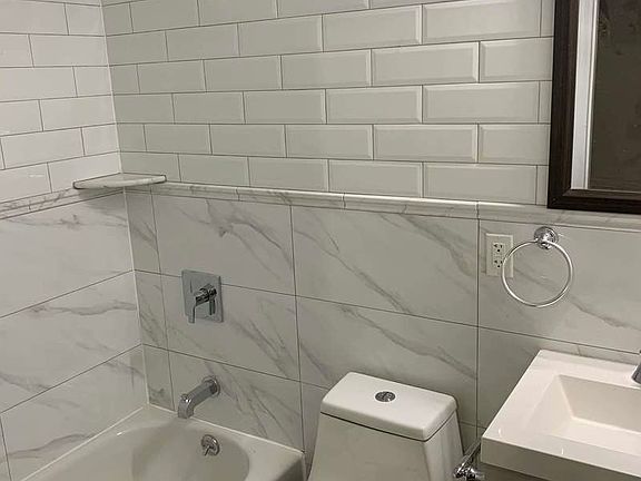 4th image of 241 Rockaway Ave #3B