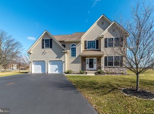 108 Harvest Glen Dr, Harleysville, PA 19438
