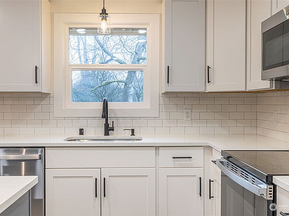 5th image of 516 E Pine Street