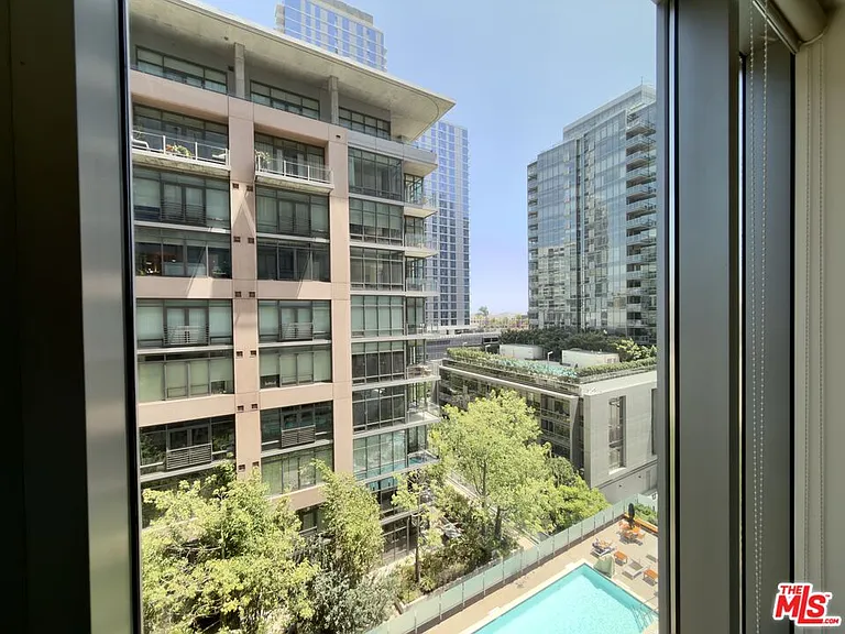 1100 S Hope St #907 — Photo 14