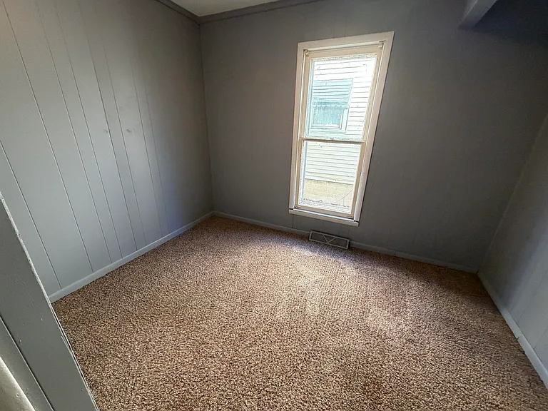 1410 Sherman St — Photo 10