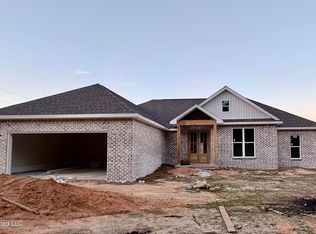 7005 Whites Farm Rd, Lucedale, MS 39452