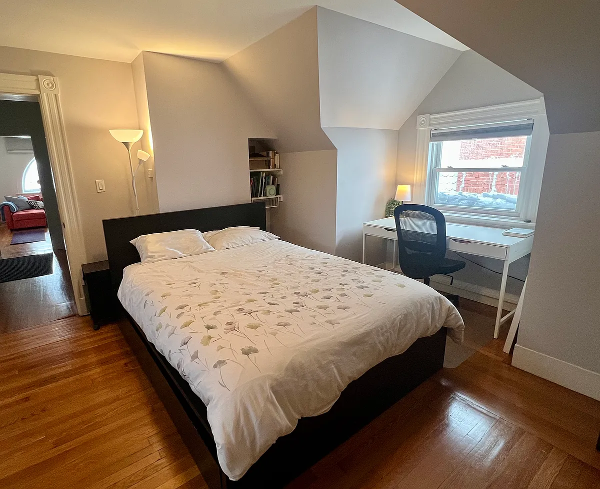 Master Bedroom - 392 Orange St