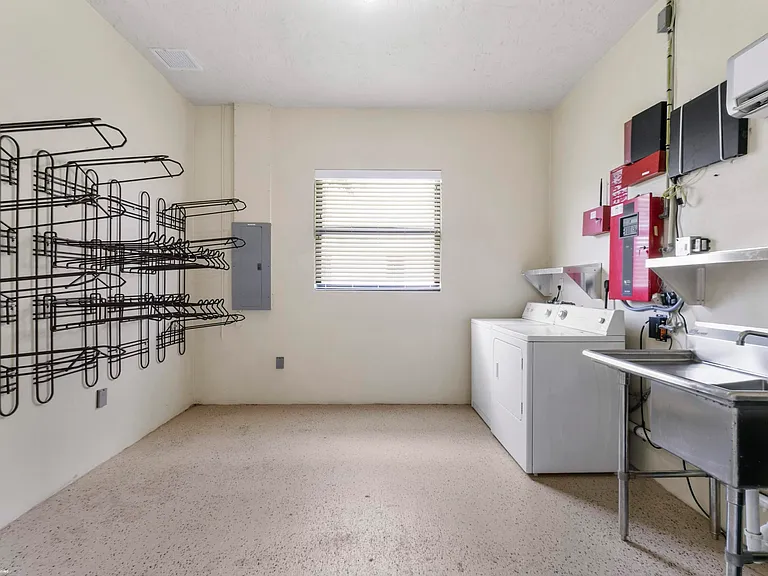 14965 Oatland Ct — Photo 58