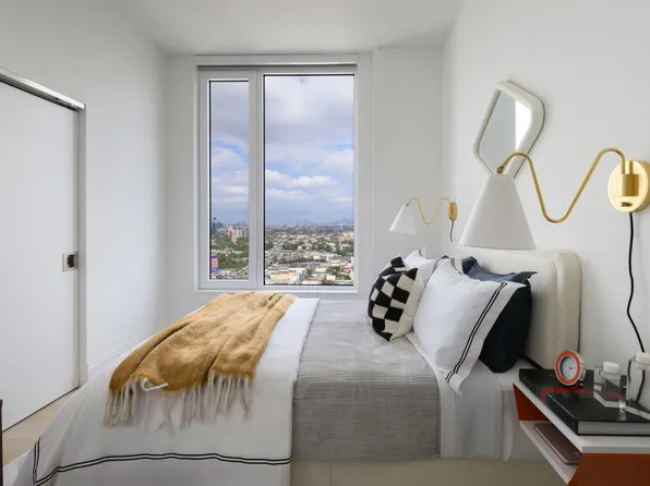 1515 Surf Avenue image 6 of 29