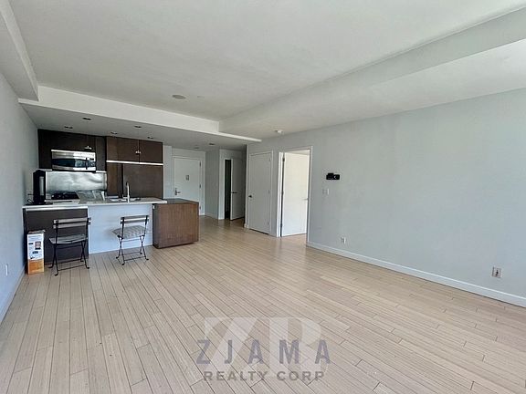 3rd image of 601 Ocean Pkwy #22