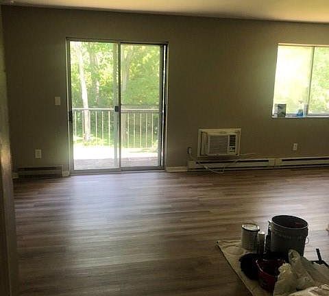 4th image of 5323 Dunmore Dr